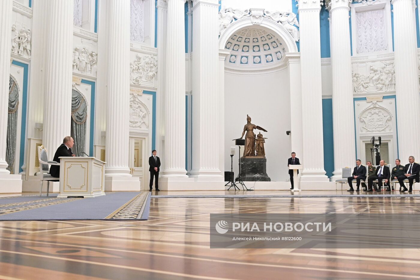 Президент РФ В. Путин провел заседание Совбеза РФ