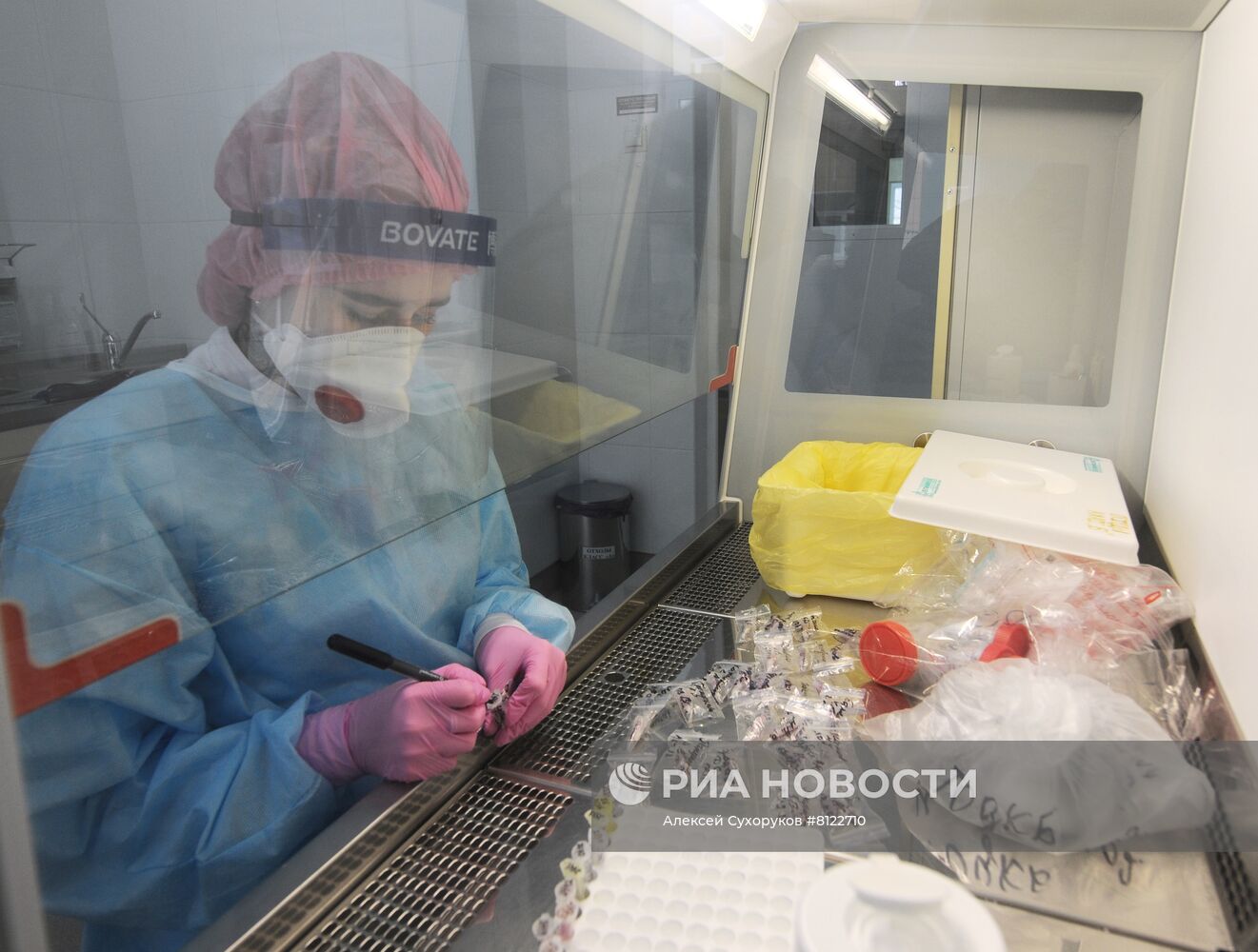 Работа лаборатории по ПЦР-тестированию в Тамбове