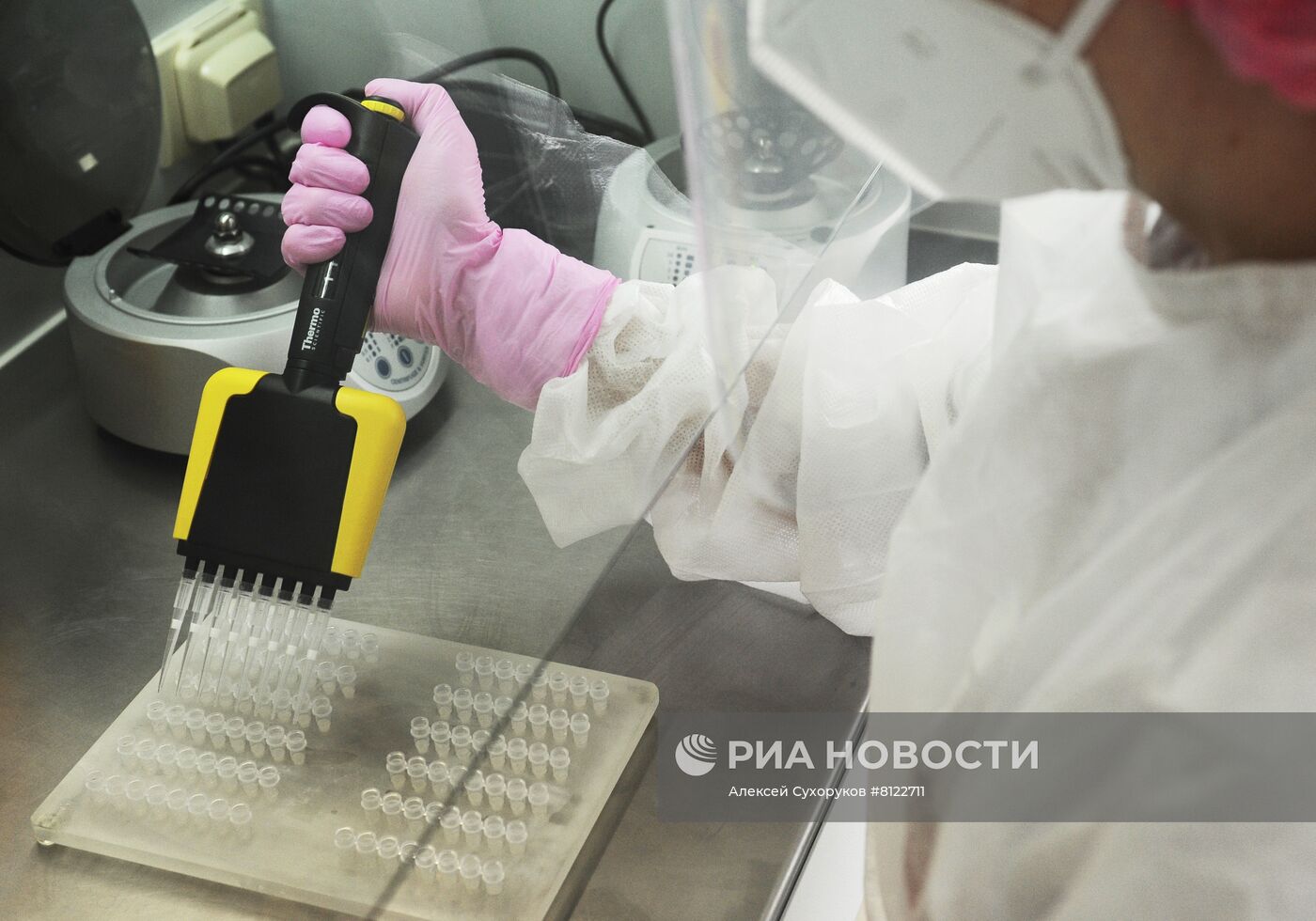 Работа лаборатории по ПЦР-тестированию в Тамбове