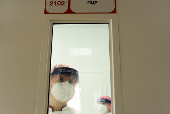 Работа лаборатории по ПЦР-тестированию в Тамбове