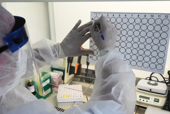 Работа лаборатории по ПЦР-тестированию в Тамбове