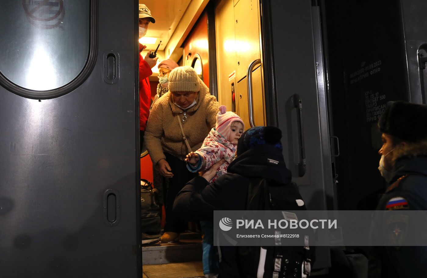 Прибытие эвакуированных жителей ДНР и ЛНР в Нижний Новгород