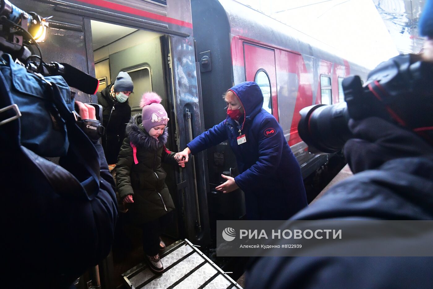 Прибытие эвакуированных жителей ДНР и ЛНР в Подмосковье