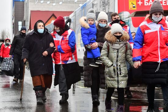 Прибытие эвакуированных жителей ДНР и ЛНР в Подмосковье