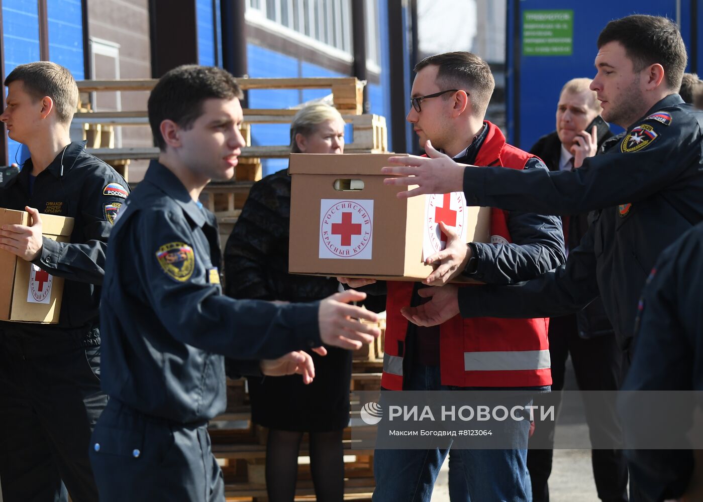 Прибытие гуманитарной помощи в Ростовскую область для эвакуированных жителей ДНР и ЛНР