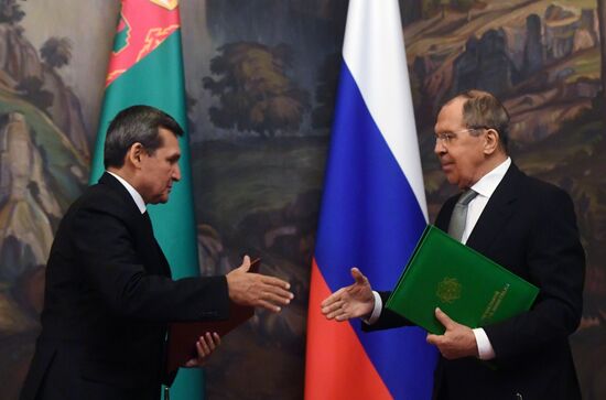 Встреча глав МИД России и Туркмении С. Лаврова и Р. Мередова