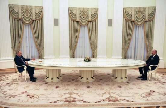 Президент РФ В. Путин провел переговоры с президентом Азербайджана И. Алиевым