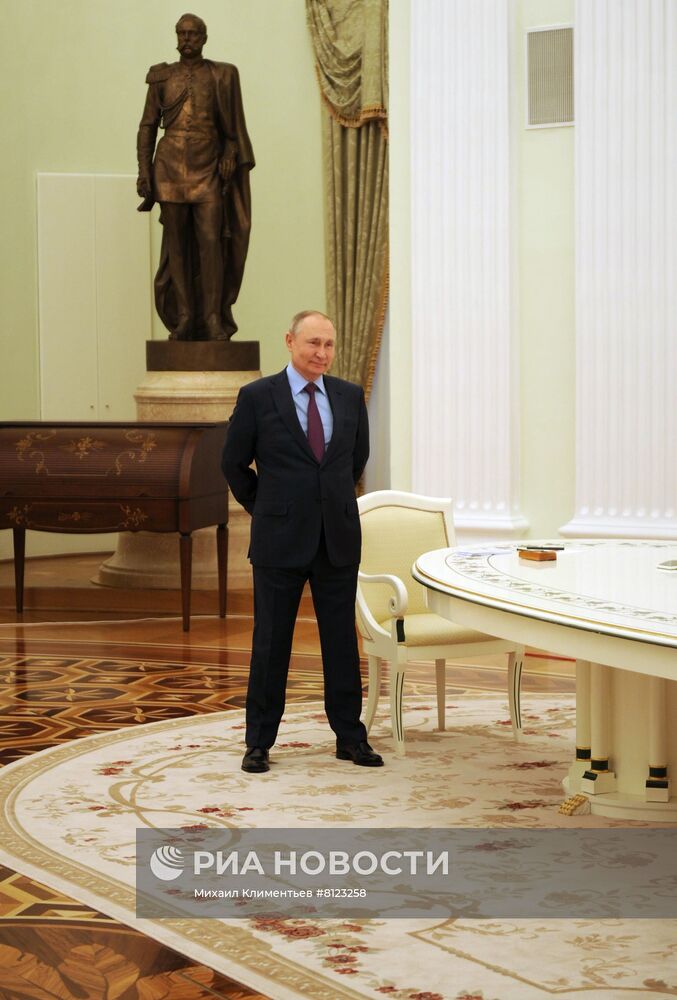 Президент РФ В. Путин провел переговоры с президентом Азербайджана И. Алиевым
