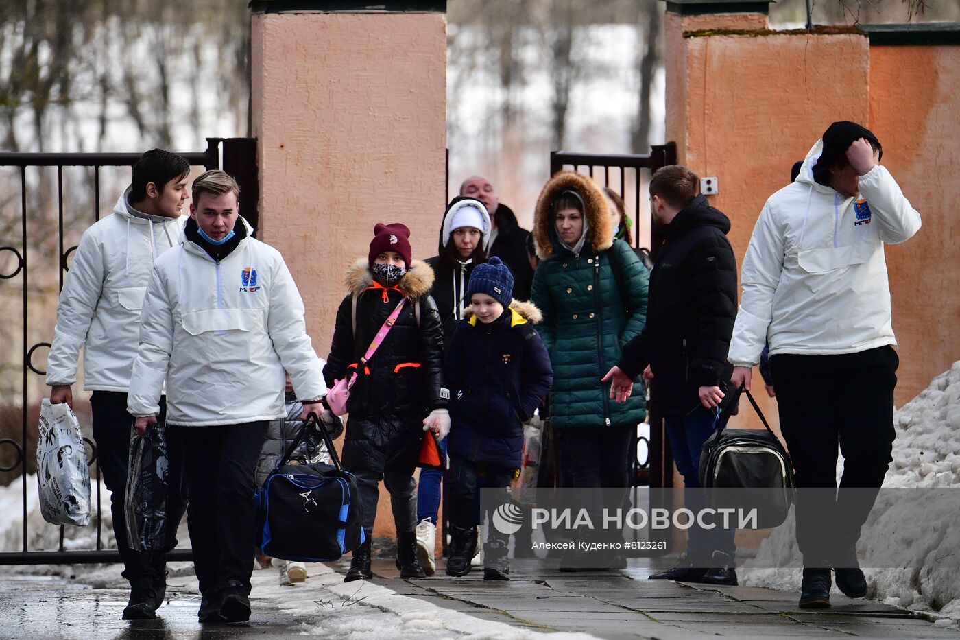Прибытие эвакуированных жителей ДНР и ЛНР в Подмосковье
