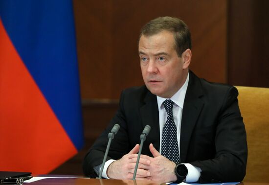 Зампред Совбеза РФ Д. Медведев провел заседание межведомственной комиссии СБ РФ