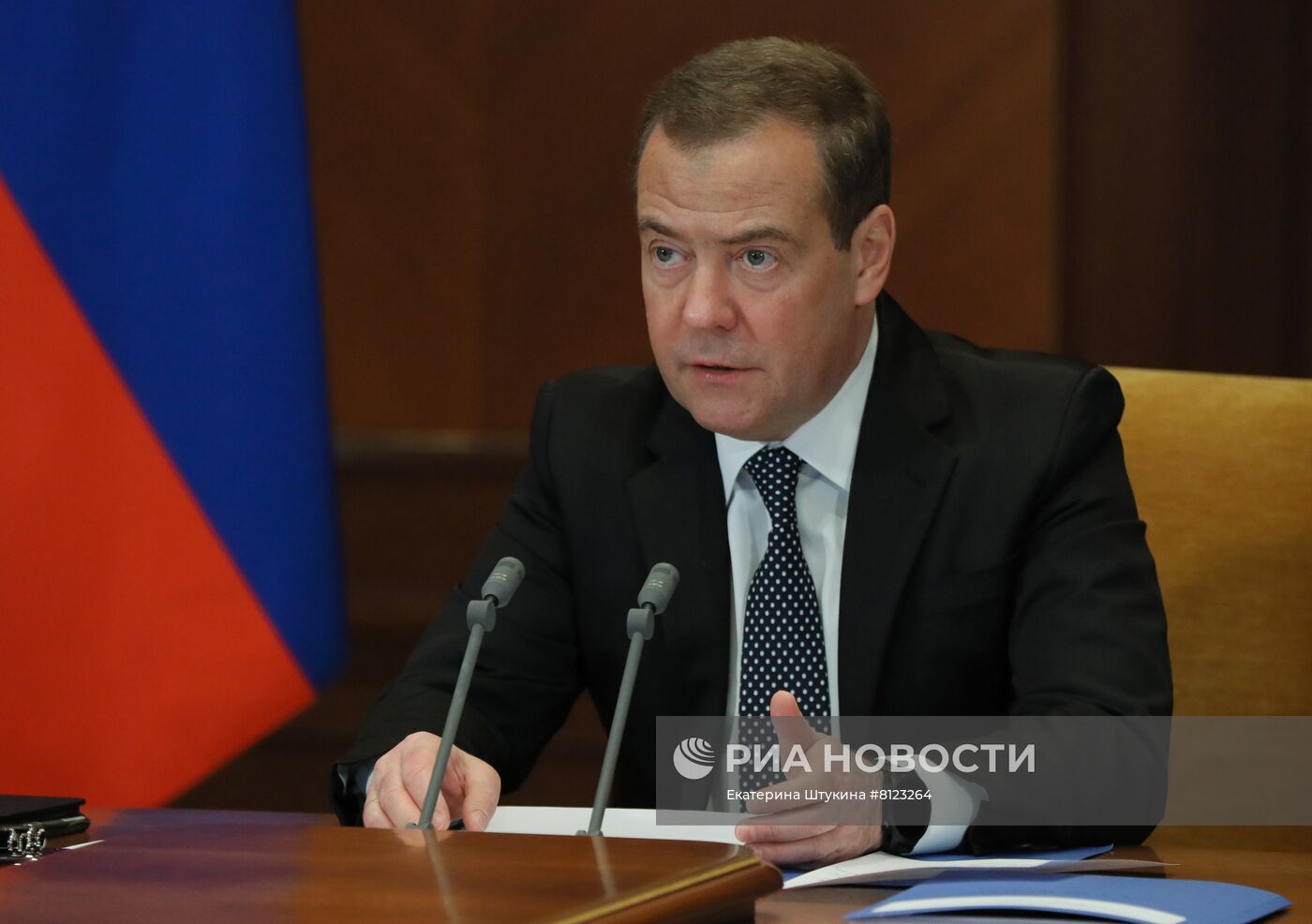 Зампред Совбеза РФ Д. Медведев провел заседание межведомственной комиссии СБ РФ
