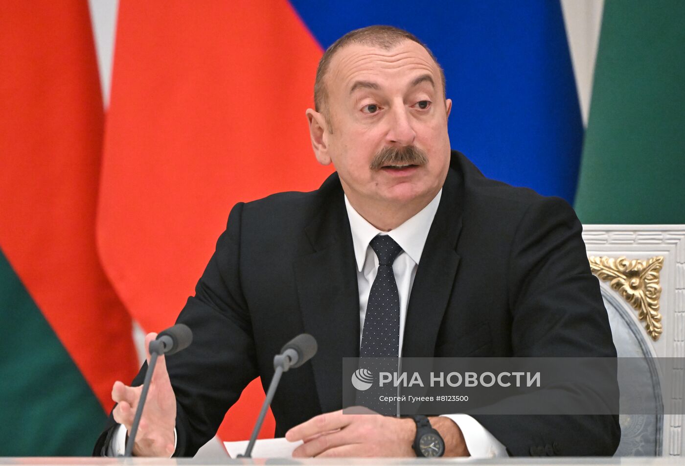 Президент РФ В. Путин провел переговоры с президентом Азербайджана И. Алиевым