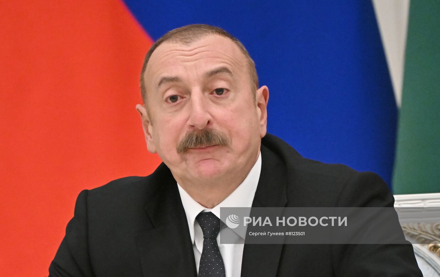Президент РФ В. Путин провел переговоры с президентом Азербайджана И. Алиевым 