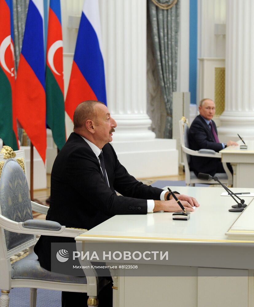 Президент РФ В. Путин провел переговоры с президентом Азербайджана И. Алиевым
