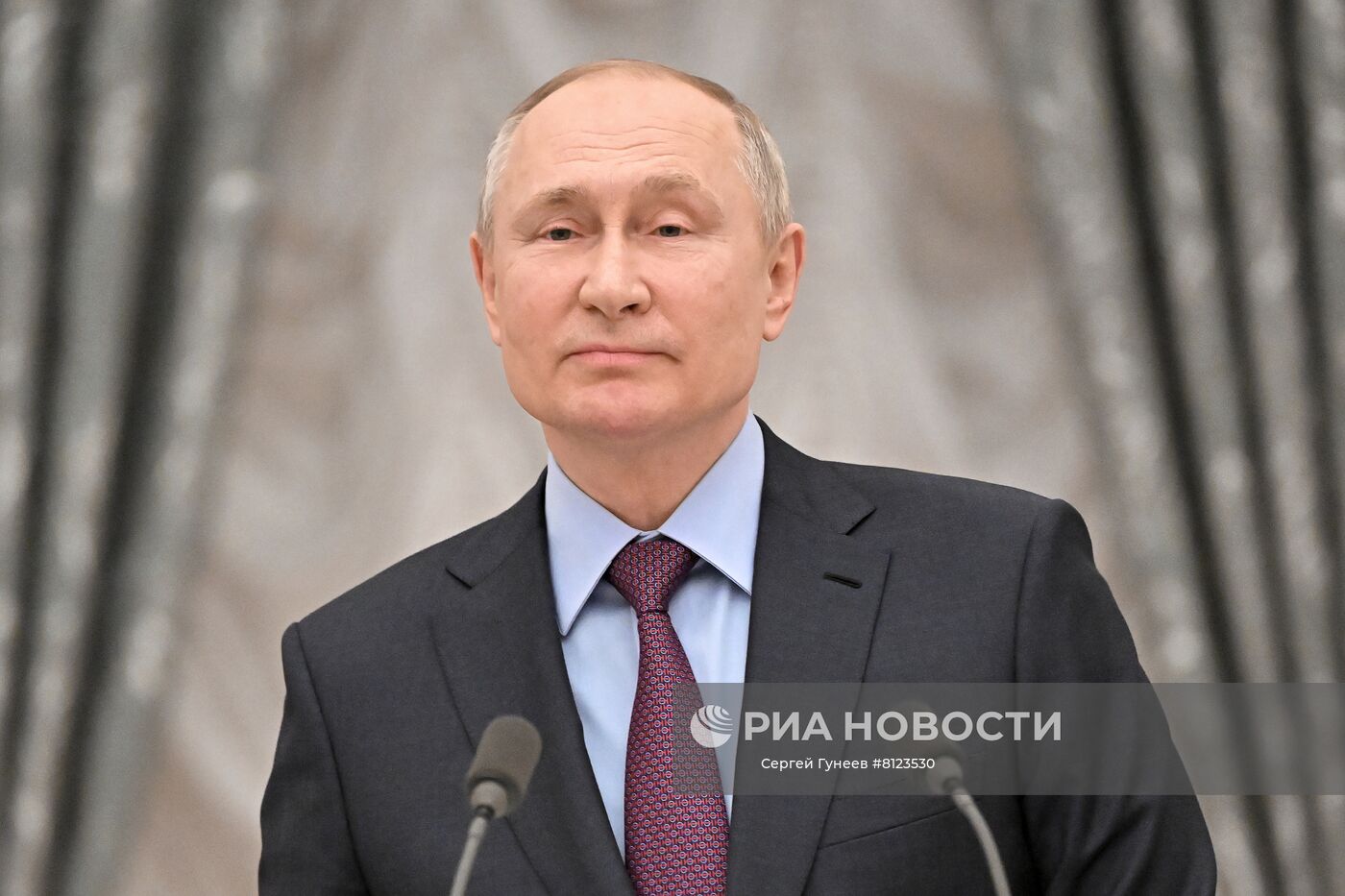 Президент РФ В. Путин провел переговоры с президентом Азербайджана И. Алиевым
