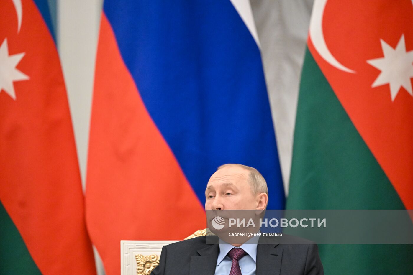 Президент РФ В. Путин провел переговоры с президентом Азербайджана И. Алиевым
