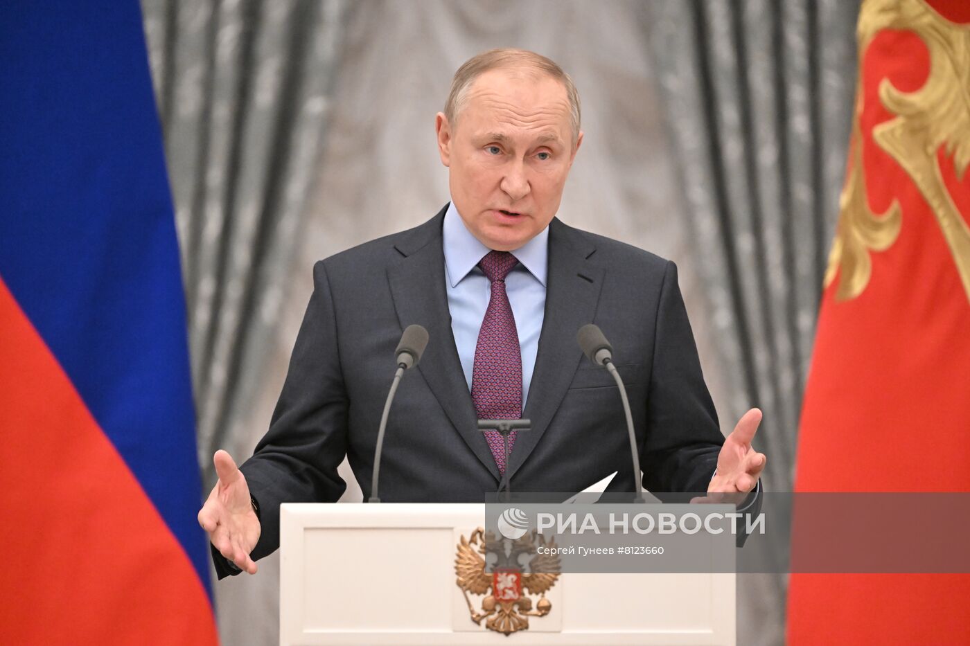 Президент РФ В. Путин провел переговоры с президентом Азербайджана И. Алиевым
