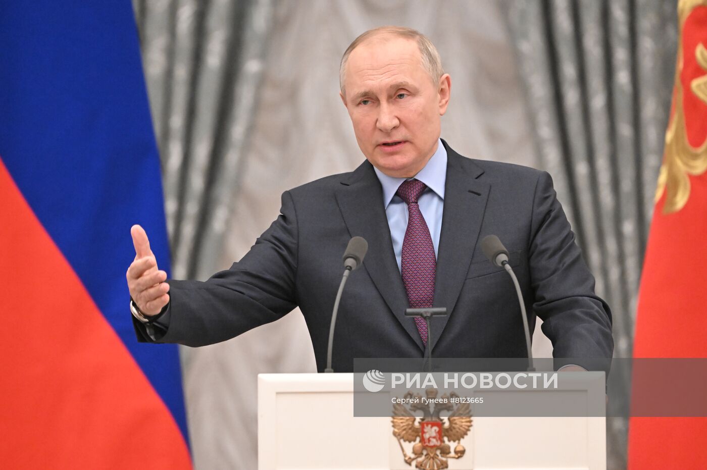 Президент РФ В. Путин провел переговоры с президентом Азербайджана И. Алиевым