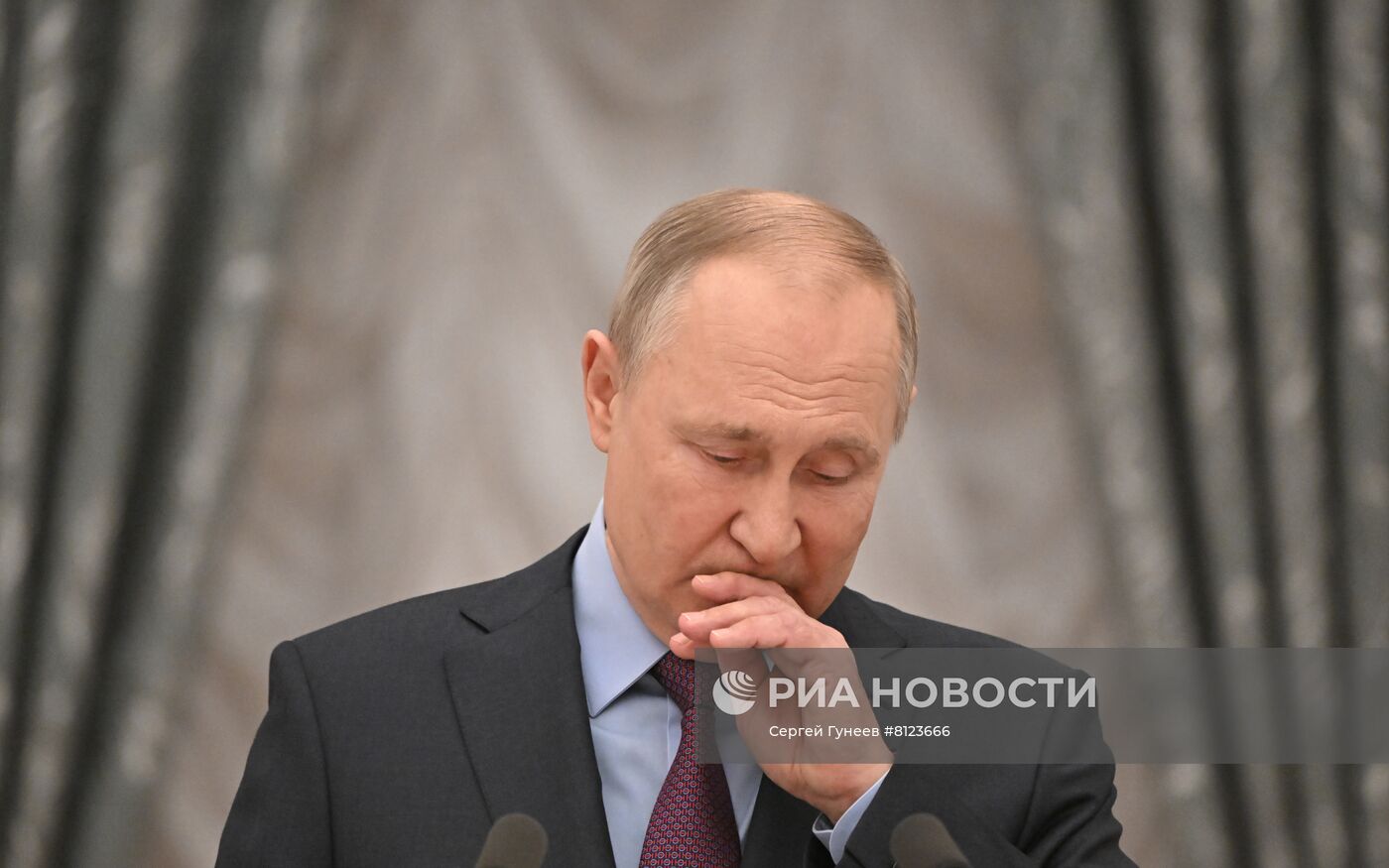Президент РФ В. Путин провел переговоры с президентом Азербайджана И. Алиевым