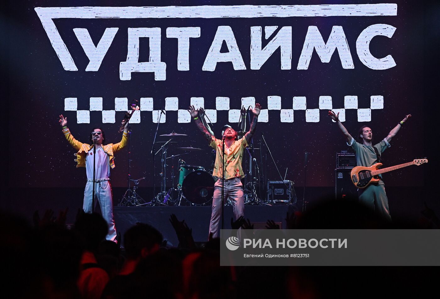 Церемония вручения премии "Чартова дюжина"