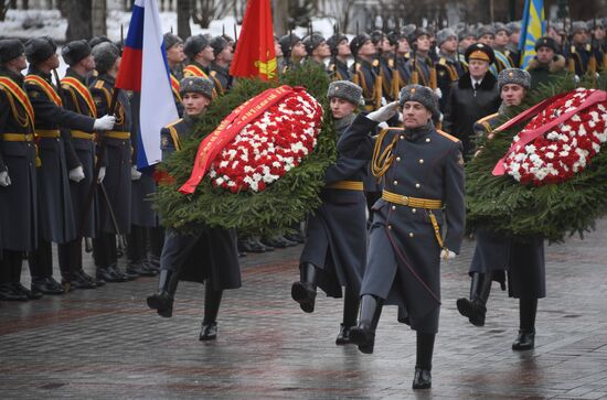 Возложения цветов в честь 23 февраля 