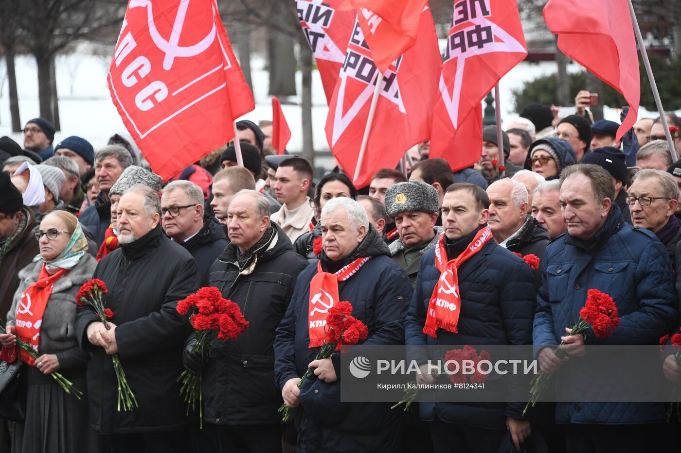 Возложения цветов в честь 23 февраля 