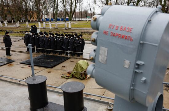 Экскурсия для нахимовцев на корабль "Неустрашимый" в Балтийске
