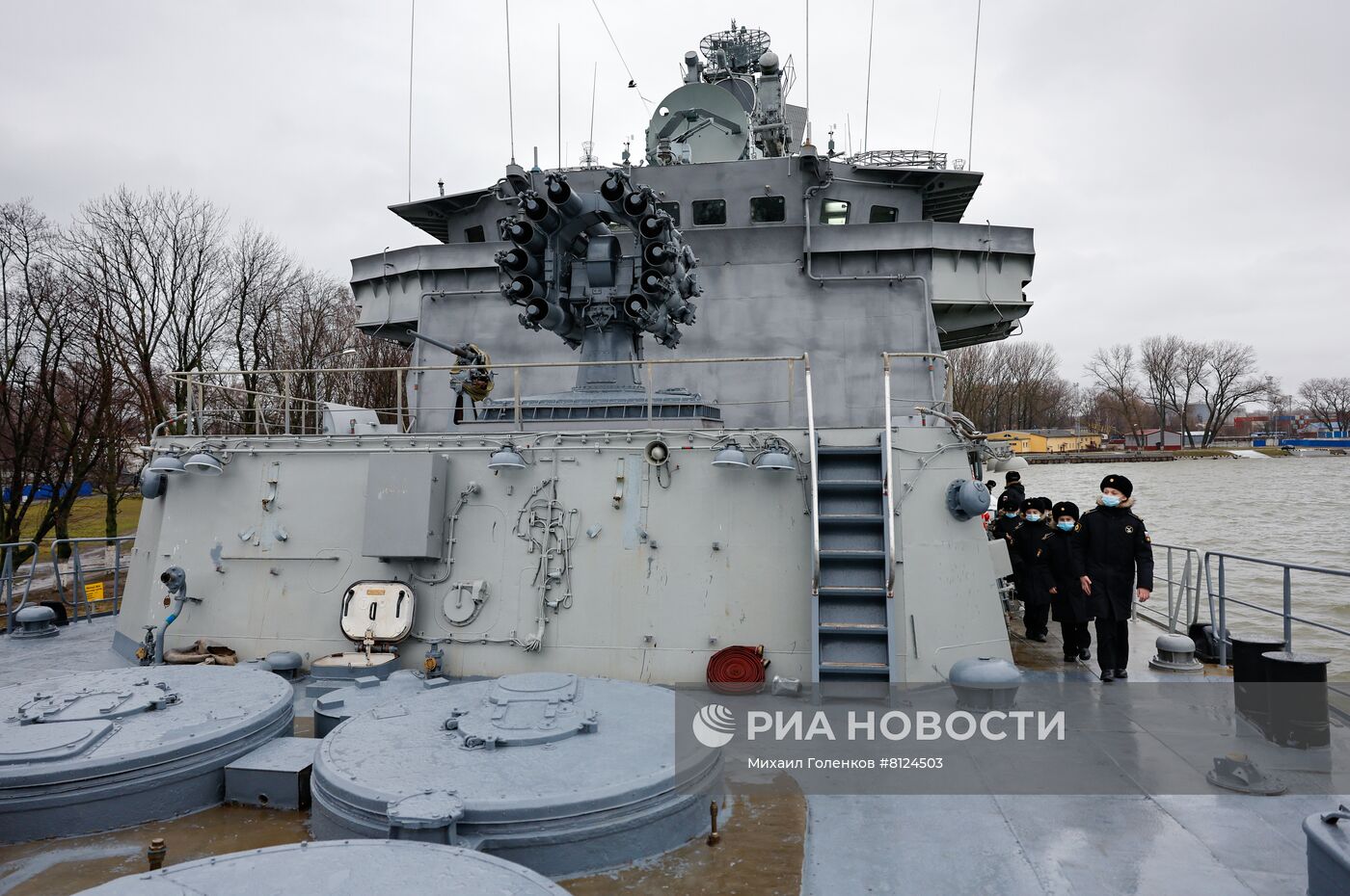 Экскурсия для нахимовцев на корабль "Неустрашимый" в Балтийске
