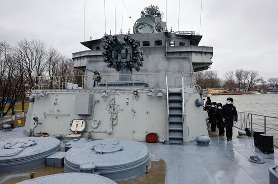 Экскурсия для нахимовцев на корабль "Неустрашимый" в Балтийске