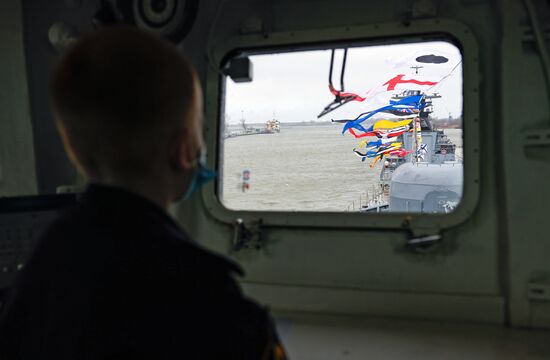 Экскурсия для нахимовцев на корабль "Неустрашимый" в Балтийске