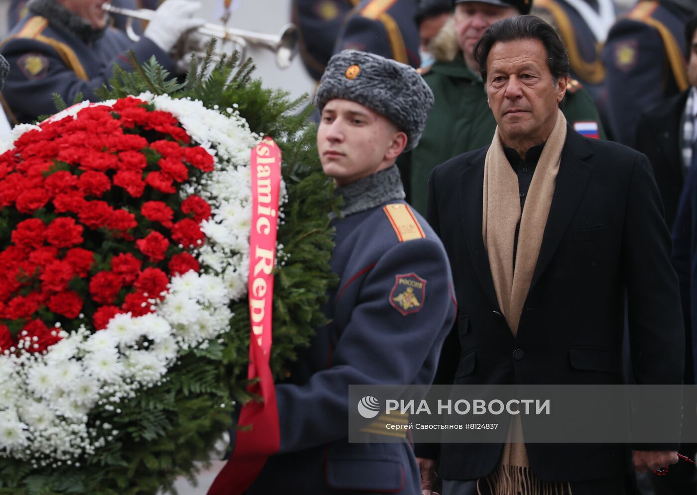 Премьер-министр Пакистана Имран Хан возложил цветы к Могиле Неизвестного Солдата