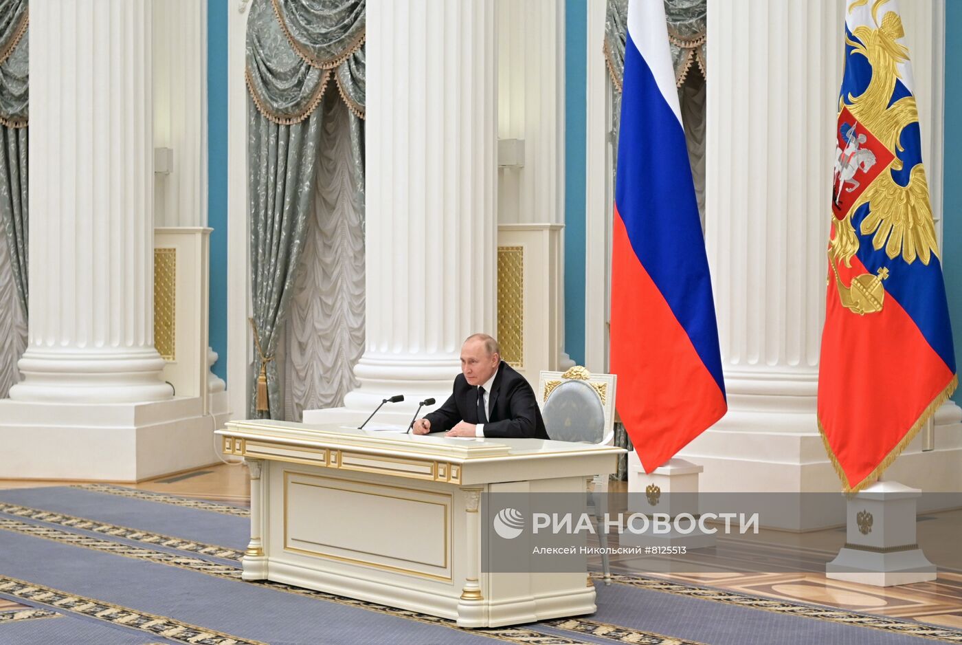 Встреча президента РФ В. Путина с представителями российских деловых кругов