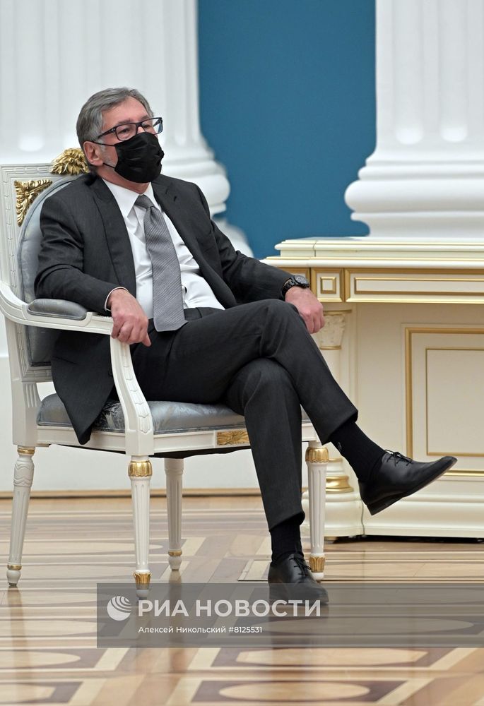 Встреча президента РФ В. Путина с представителями российских деловых кругов