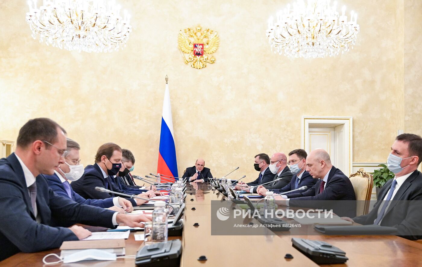 Премьер-министр РФ М. Мишустин провел совещание о текущей экономической ситуации
