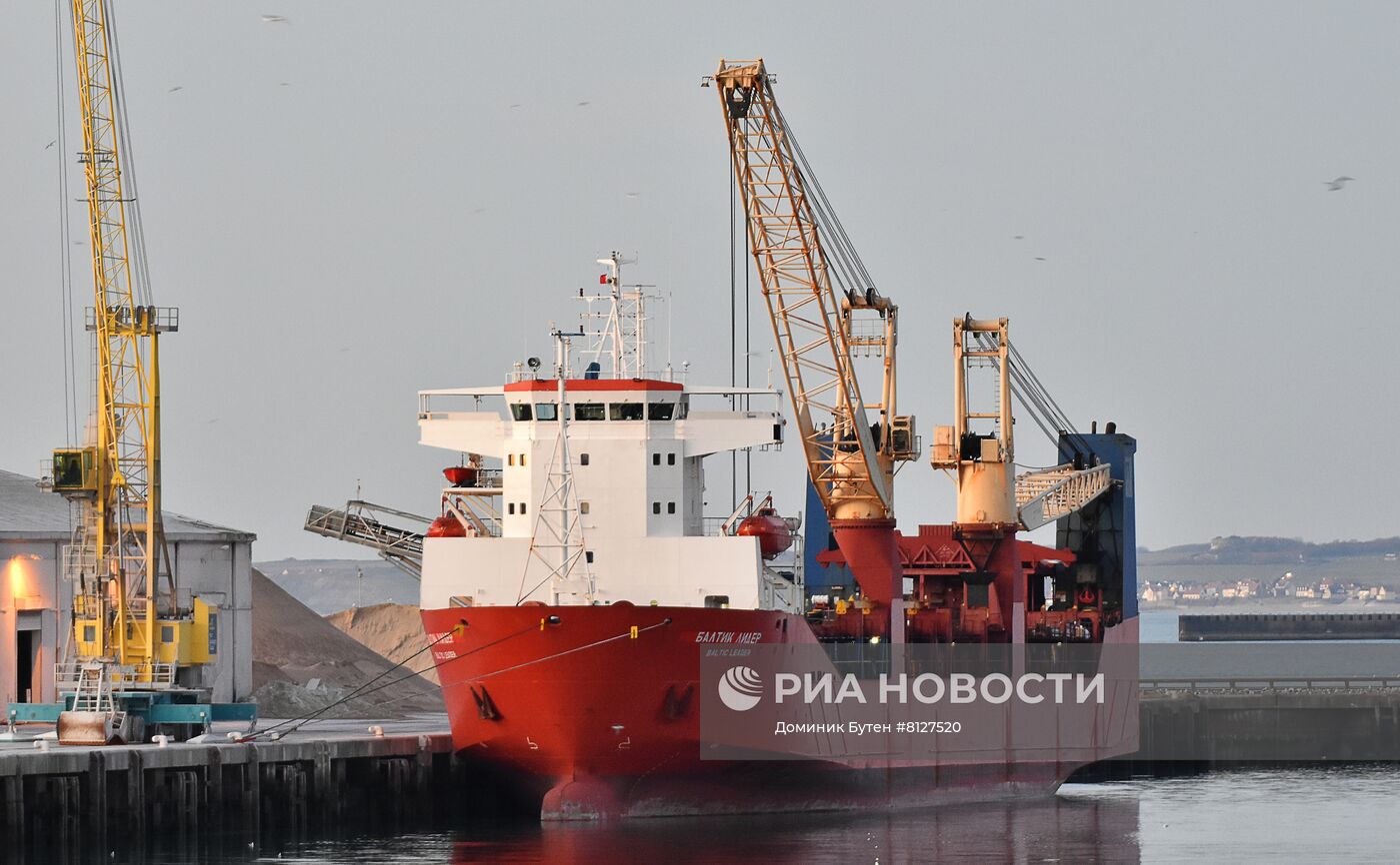 Перехваченное в Ла-Манше российское судно Baltic Leader
