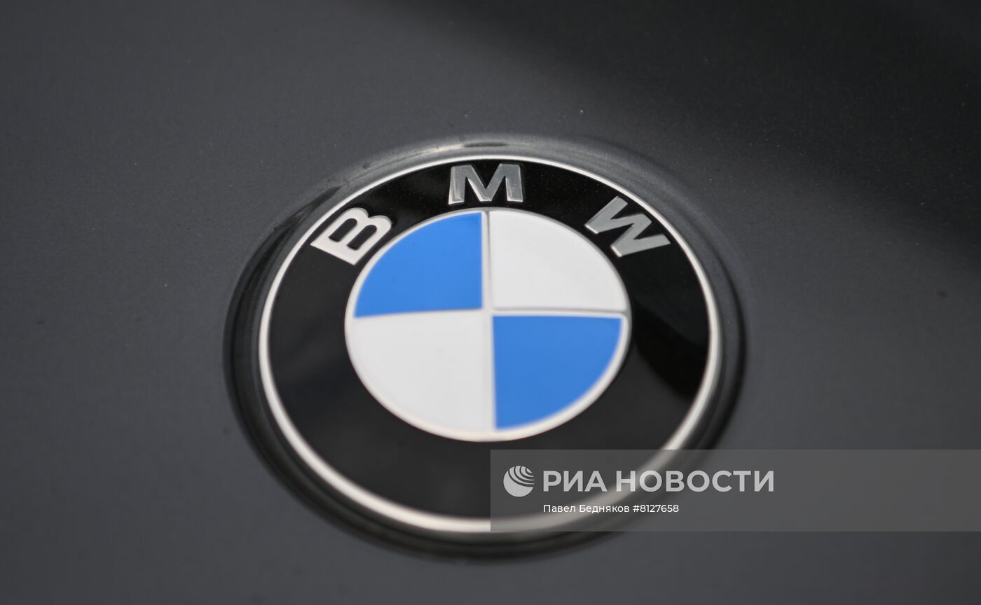 Автоконцерны приостанавливают поставку машин в Россию