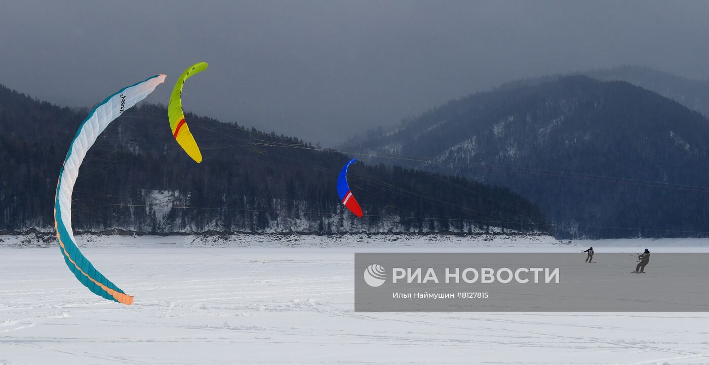 Сноукайтинг на Красноярском водохранилище