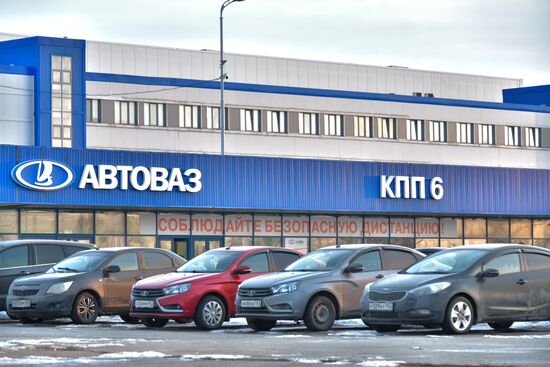 Ситуация у предприятия "АвтоВАЗ" в связи с приостановкой производства