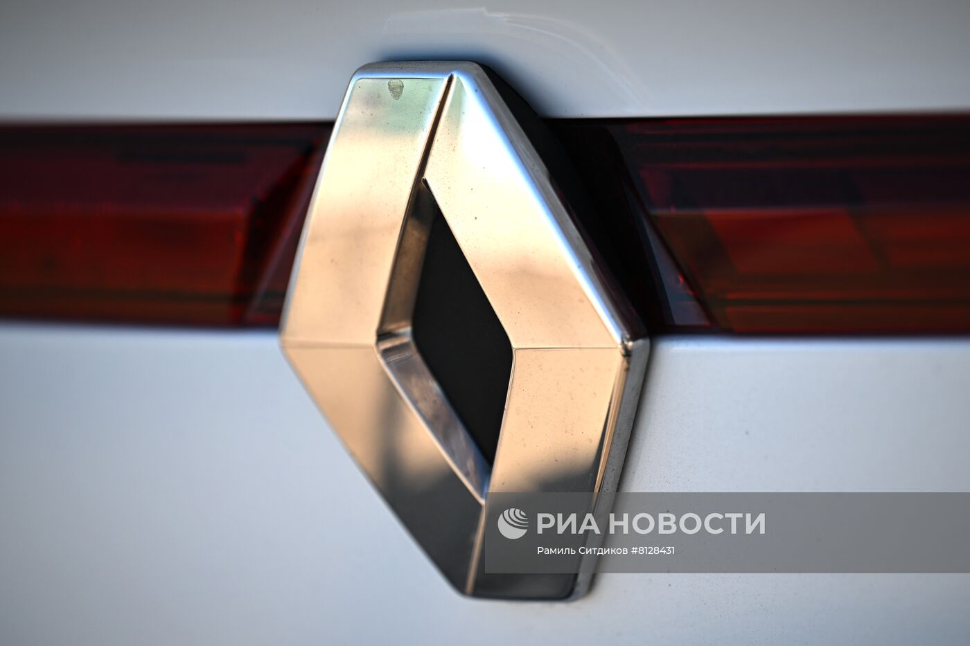 Завод Renault в РФ приостановил работу из-за перебоев в логистике