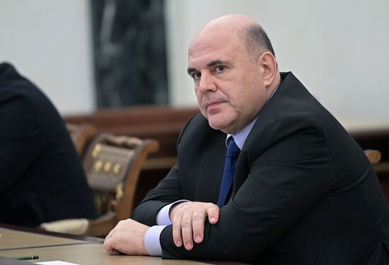 Президент РФ В. Путин провел совещание по экономическим вопросам