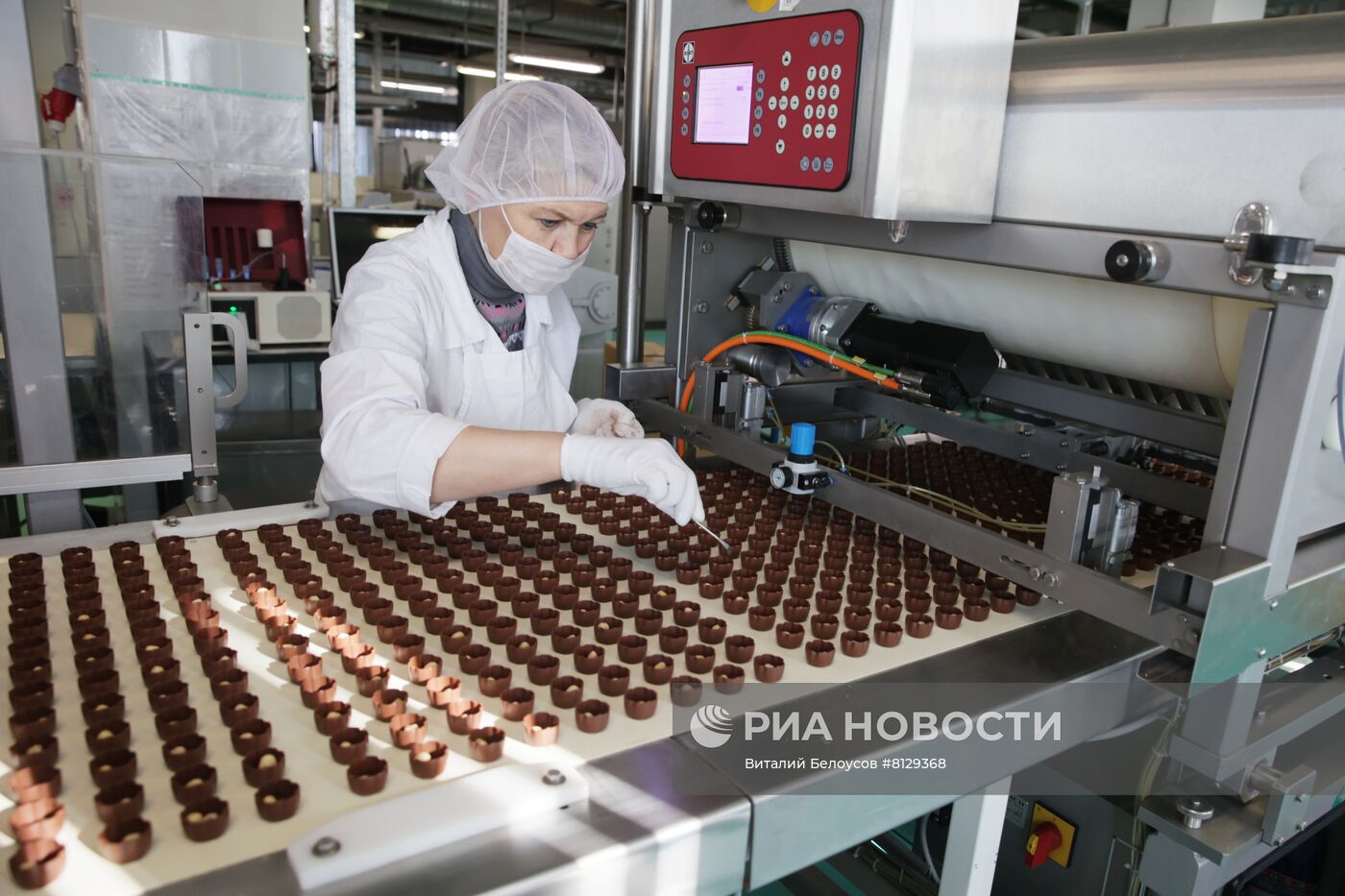 Производство кондитерских изделий на фабриках "Красный Октябрь" и "Бабаевский"