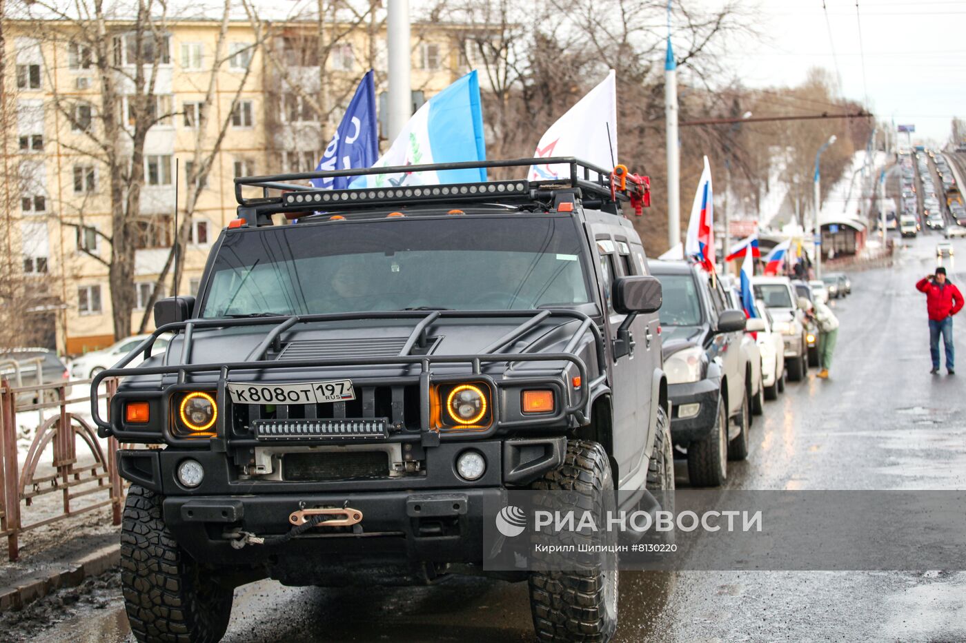 Автопробег в поддержку российских военных на Донбассе в Иркутске