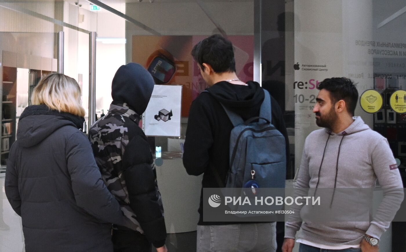 Apple приостановила продажи техники в России 