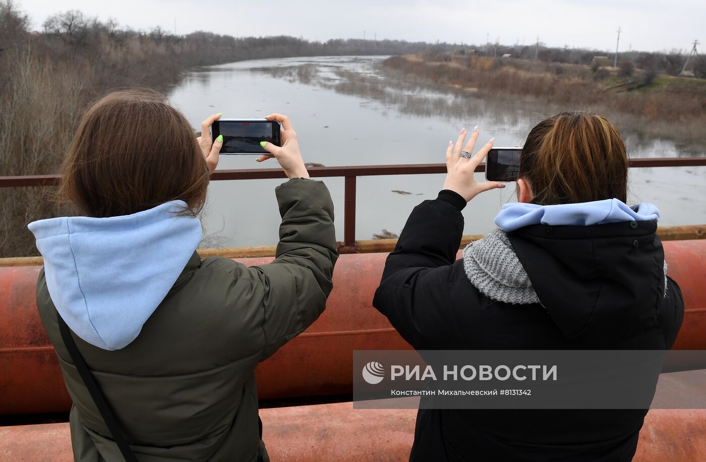 Вода из Днепра поступила в Северо-Крымский канал в Крыму