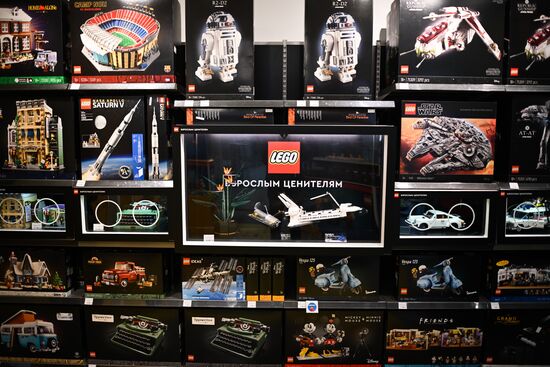 Работа магазина "Lego" в Москве