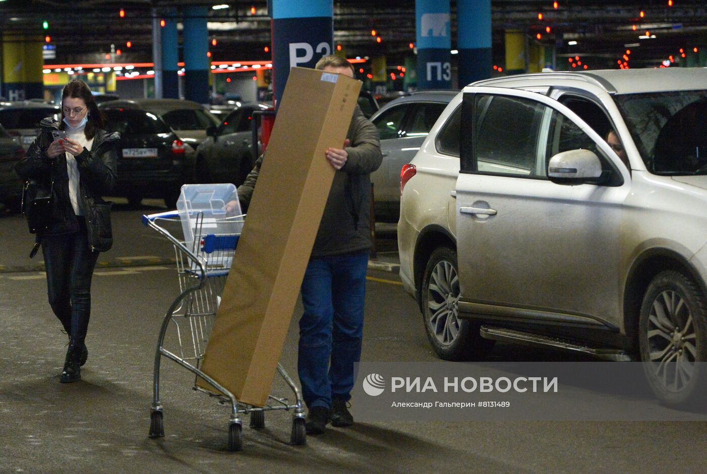 IKEA приостанавливает деятельность в России
