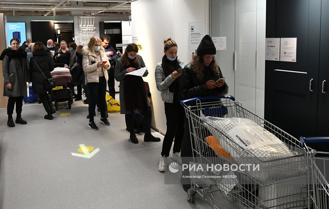 IKEA приостанавливает деятельность в России