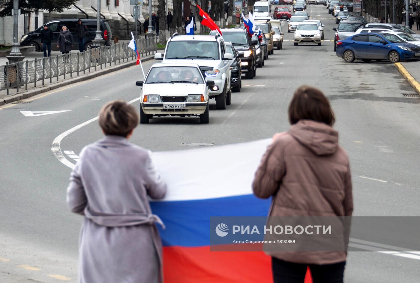 Автопробег в Севастополе в поддержку специальной военной операции на Украине