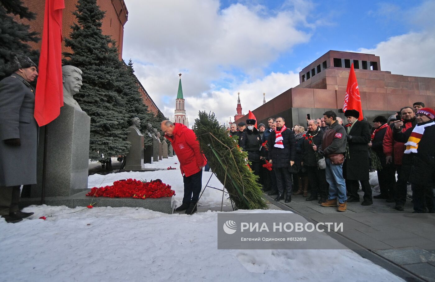 Возложения цветов в связи с годовщиной со дня смерти И.В. Сталина