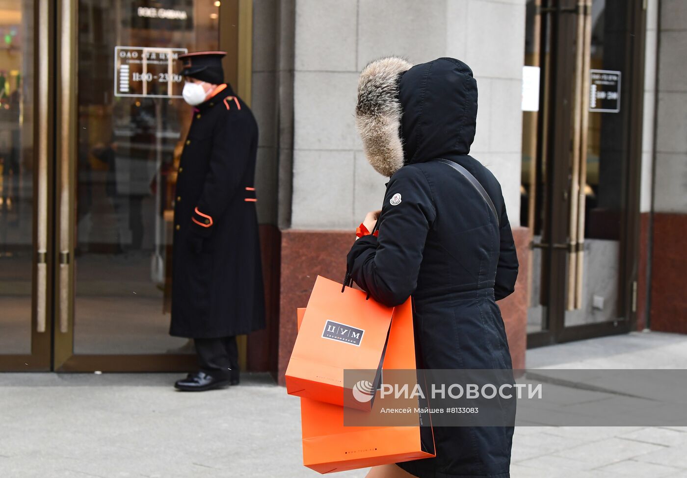 Группы компаний Kering и LVMH приостанавливают работу своих магазинов в России